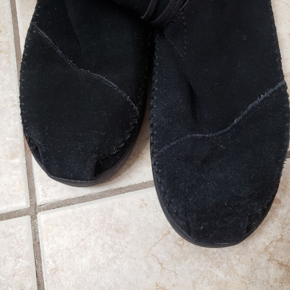 Black fur lined boots - Picture 2 of 3